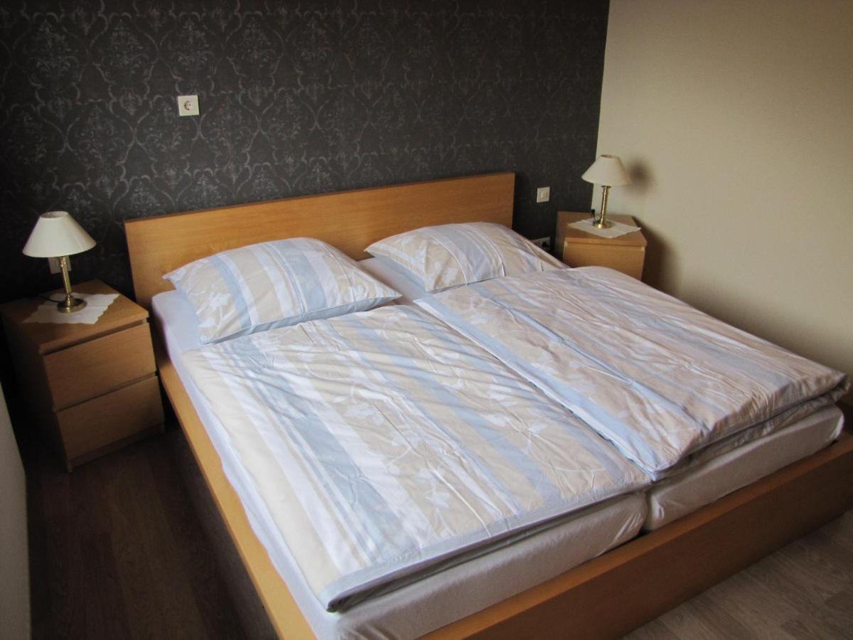 "Unter Den Kastanien" Hotel Speicher Екстериор снимка